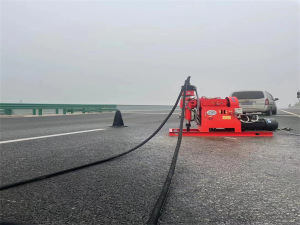 贵德马路路基路面开裂下沉注浆加固灌浆